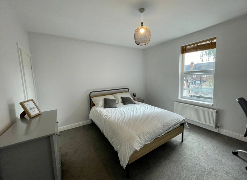 3 Bed - Bills Inclusive - Severn Street - Thumbnail 7